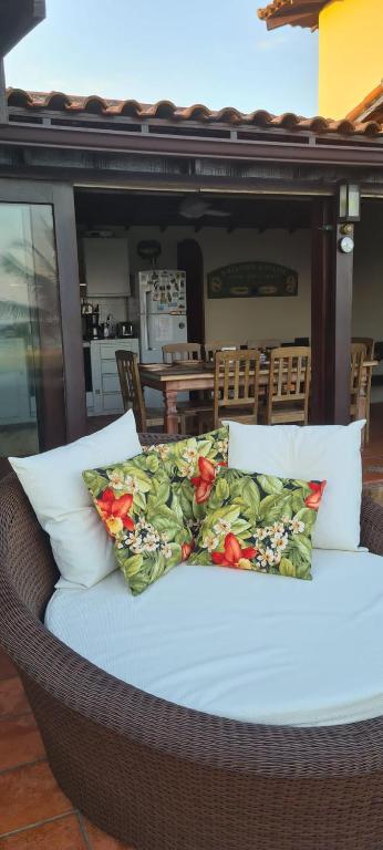  Casa de luxo em frente à praia de Itaúna