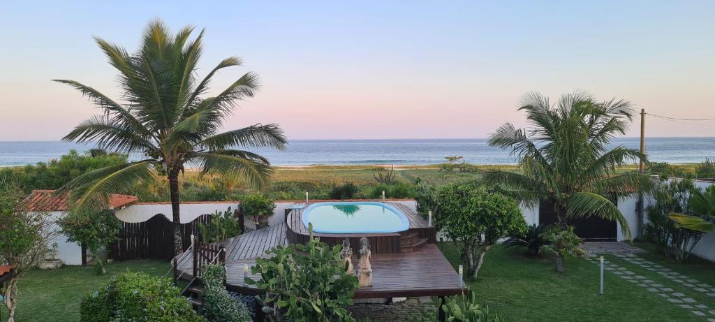 Casa de luxo em frente à praia de Itaúna