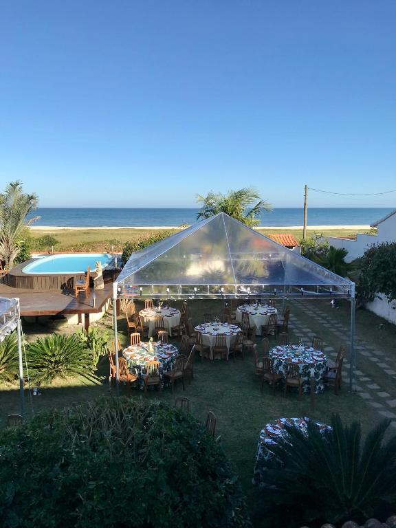  Casa de luxo em frente à praia de Itaúna