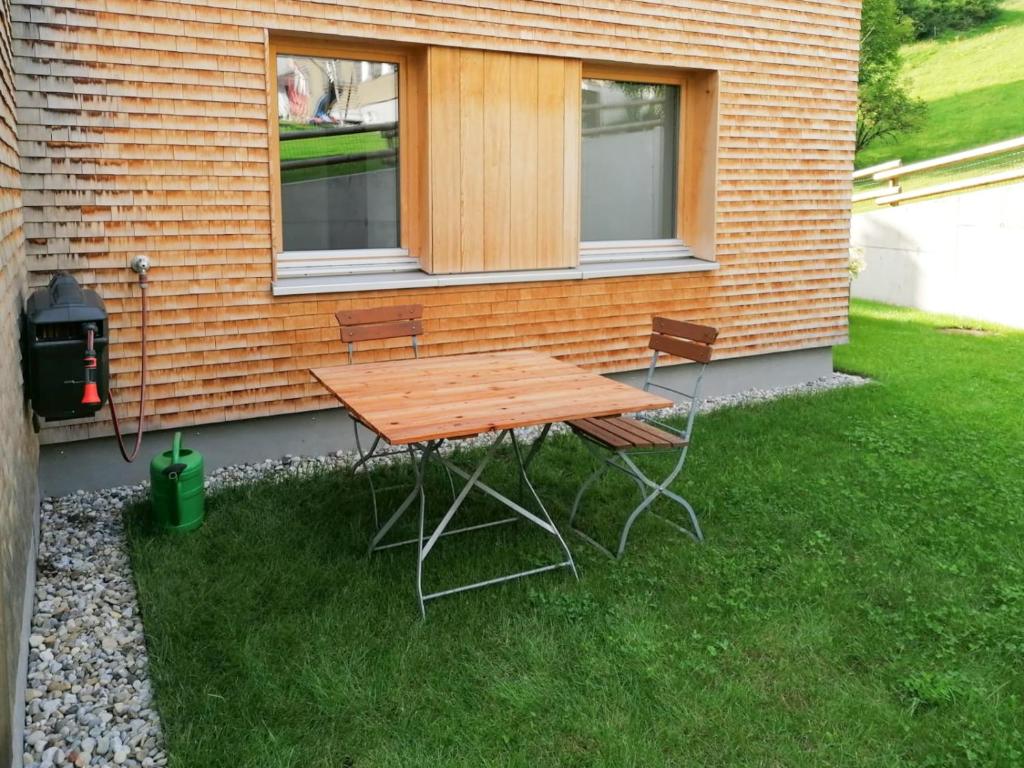 Vonkajšia záhrada v ubytovaní Ferienwohnung Schnepfau 24