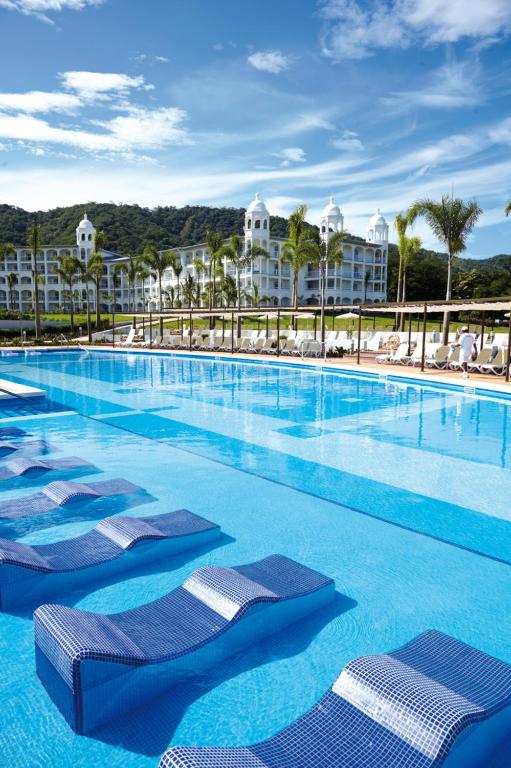 Bazén v ubytování Riu Palace Costa Rica - All Inclusive nebo v jeho okolí
