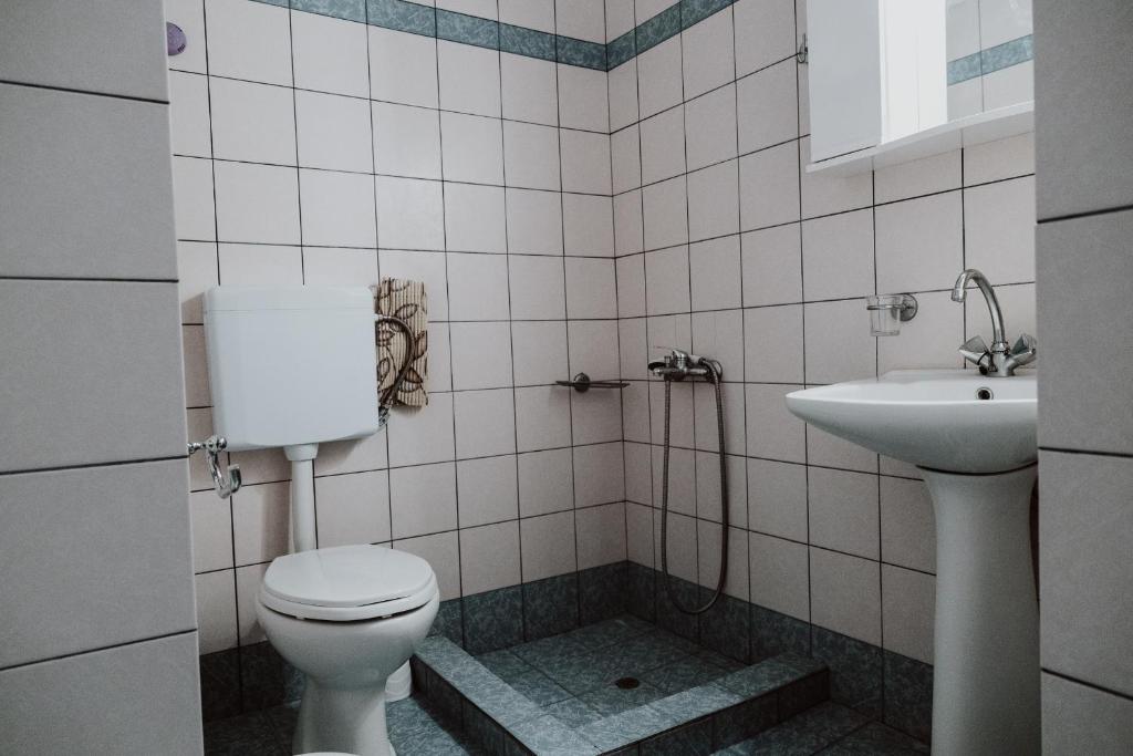 Koupelna v ubytování Filippos Rooms Afissos