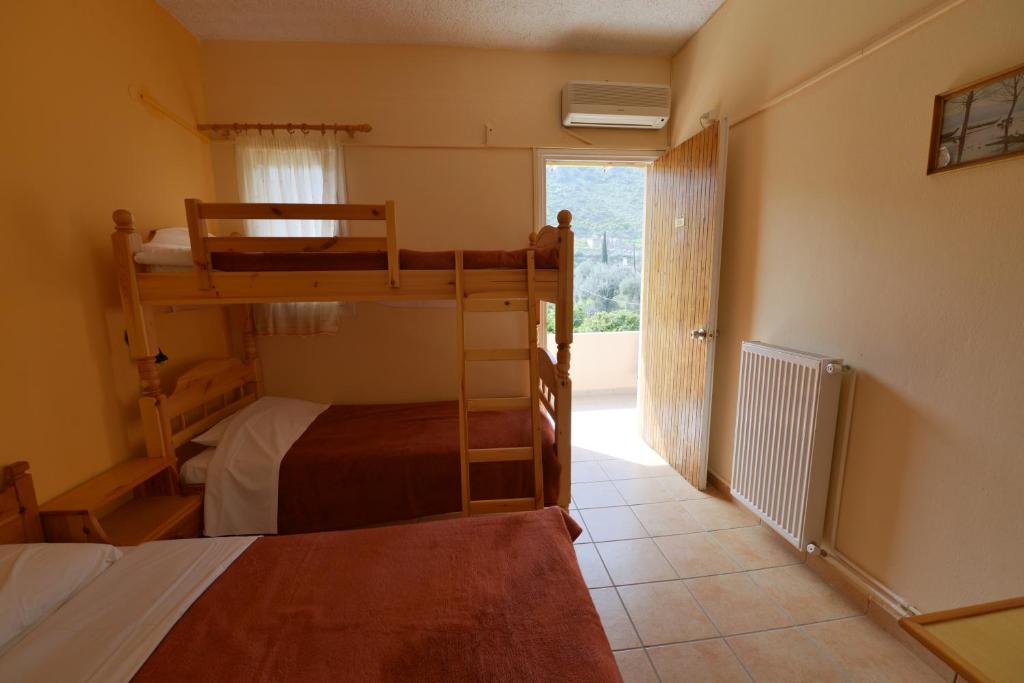 Hotel Galaxias - Family Suite (2 Adulti + 2 Bambini)