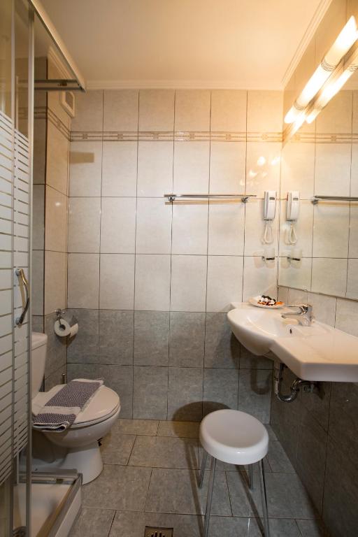 Koupelna v ubytování Almira Mare