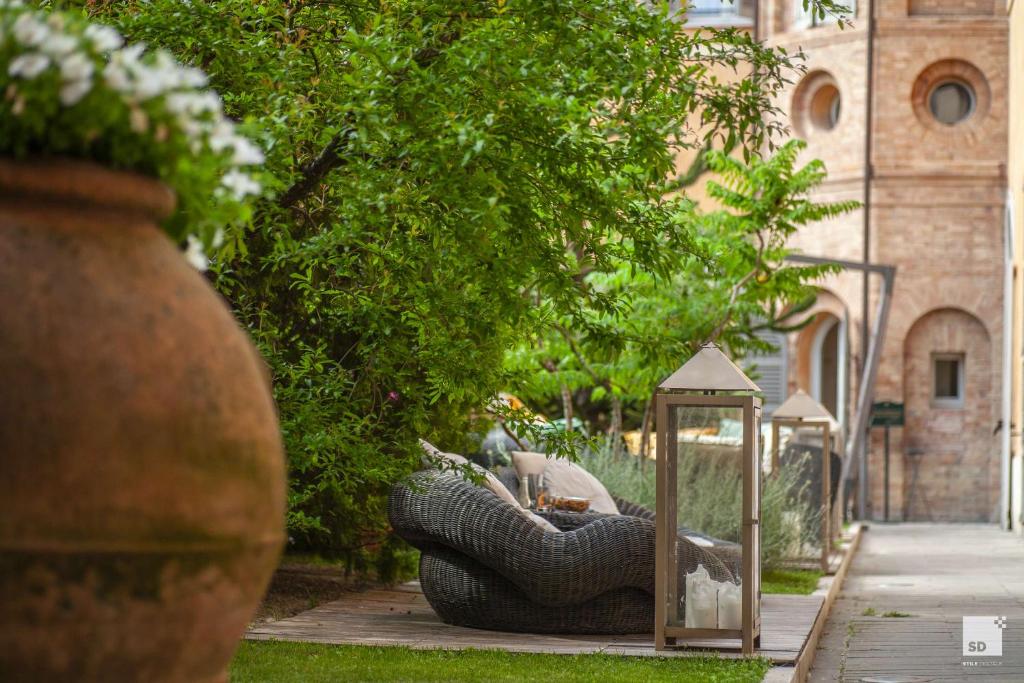 A garden outside Palazzo Galletti Abbiosi