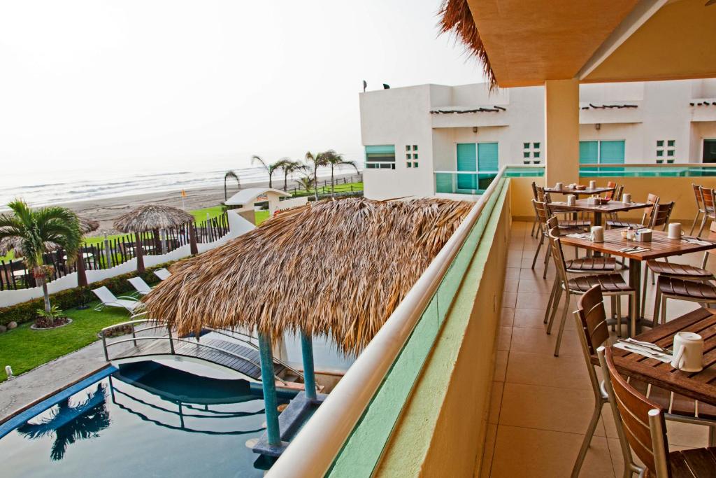 Balkón nebo terasa v ubytování Artisan Playa Esmeralda Family Beach Hotel