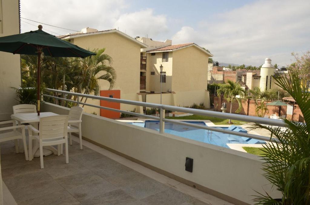 Bazén v ubytování Zenharmony Suites nebo v jeho okolí