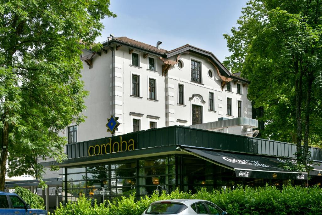 Budova, kde se hotel nachází