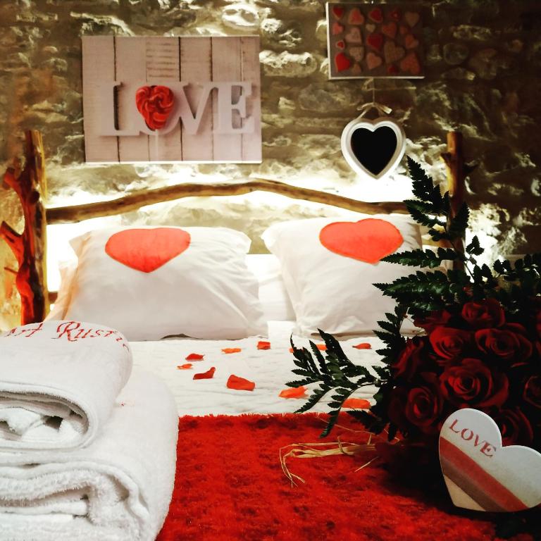 Casa rural Rustic Suites, JACUZI & LOVE, Chert – Updated 2022 ...