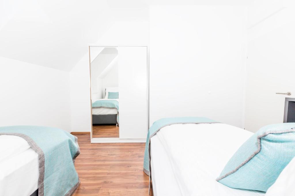 Simtown Suite Apartments - 17