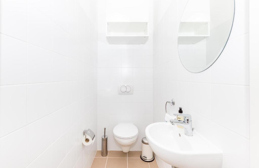 Simtown Suite Apartments - 18