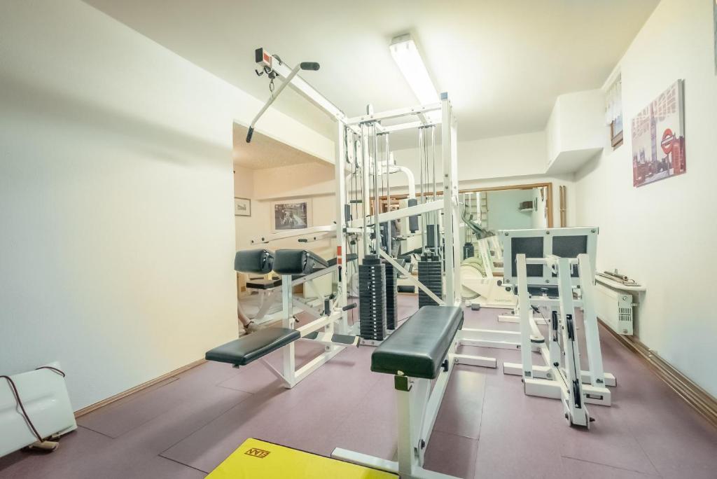 Fitness centrum a/nebo fitness zařízení v ubytování Garni Hotel Miklič