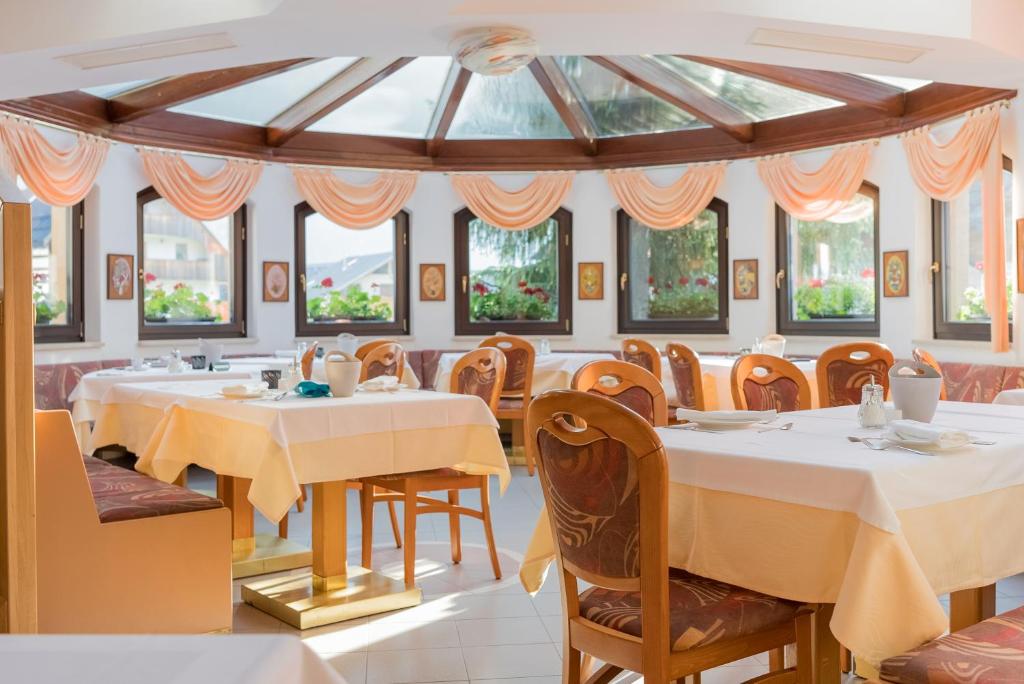 Restaurace v ubytování Garni Hotel Miklič