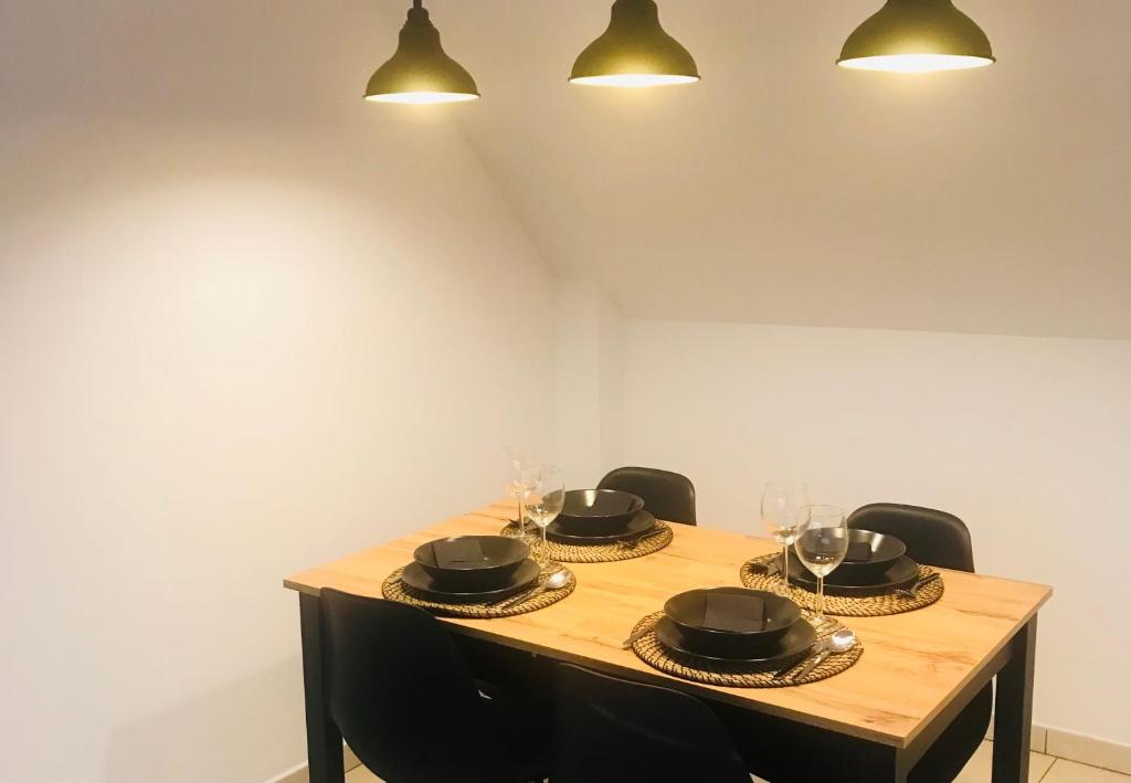 Příslušenství pro přípravu čaje a kávy v ubytování Apartament Stożek