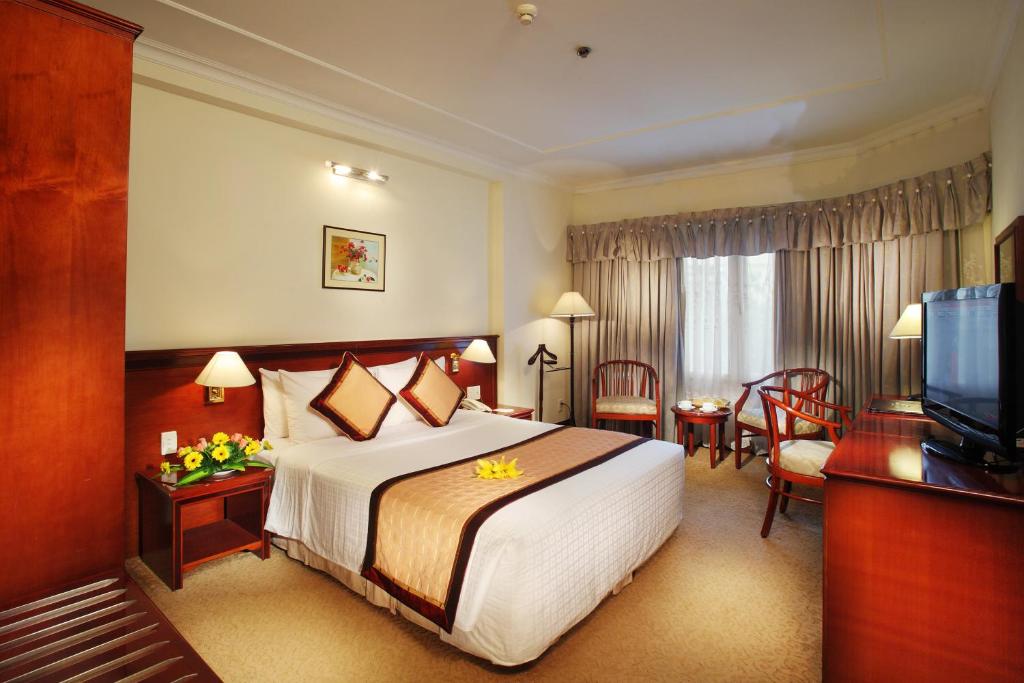 First Hotel, TP. Hồ Chí Minh (giá cập nhật 2025)