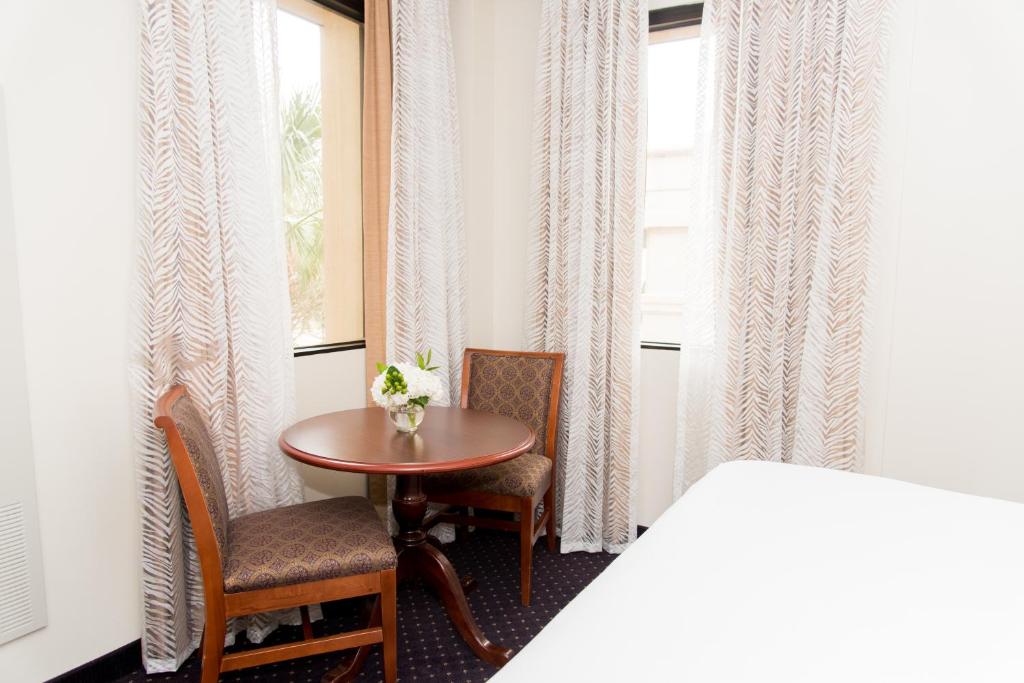 The Cook Hotel and Conference Center at LSU - King Studio Con Sofá Cama