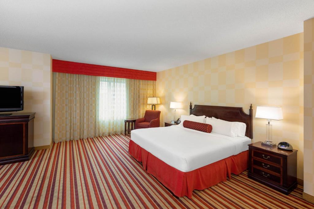 Wyndham Grand Oklahoma City Downtown - 1 Cama King, Una Habitación, Suite Junior, No Fumar