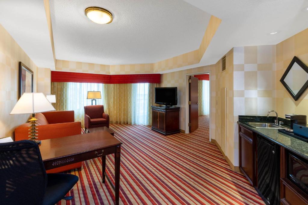 Wyndham Grand Oklahoma City Downtown - 1 Cama King, Un Dormitorio, Movilidad/suite Accesible Con Discapacidad Auditiva, No Fumar