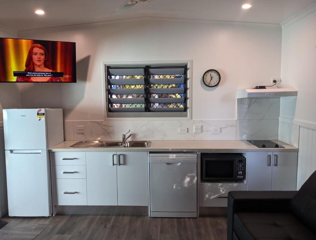 Lake Tinaroo Holiday Park - Easy Access Villa 1 Bedroom (Wheelchair Friendly)