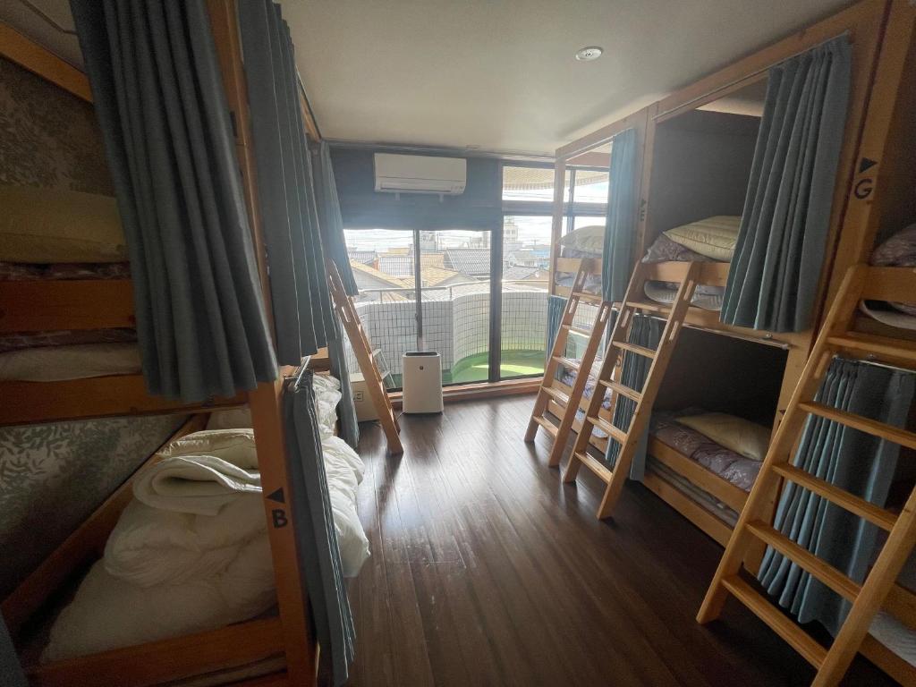 Palanda nebo palandy na pokoji v ubytování Guesthouse Zink