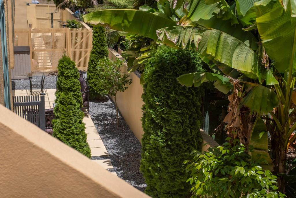 Tuscany Gardens Motor Lodge - Resim 23