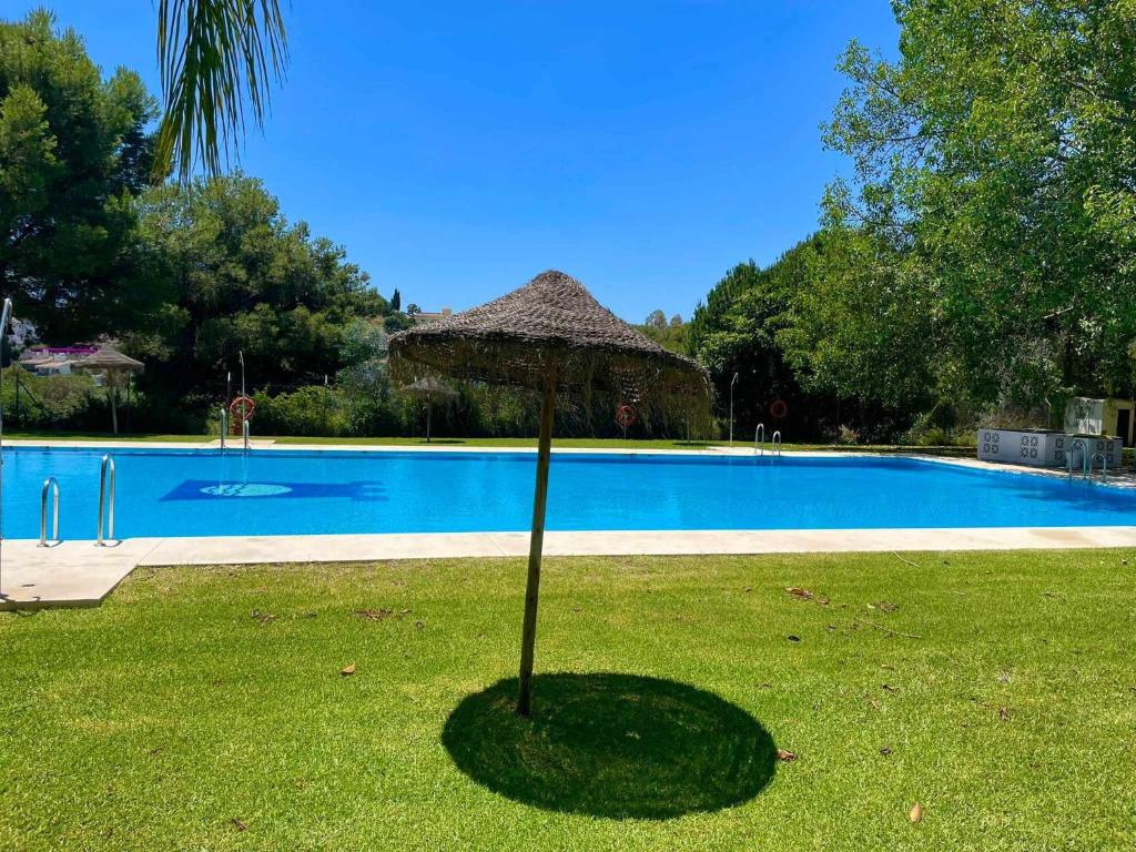 Bazén v ubytovaní Apartamento 2 en chalet con vista abierta al mar alebo v jeho blízkosti