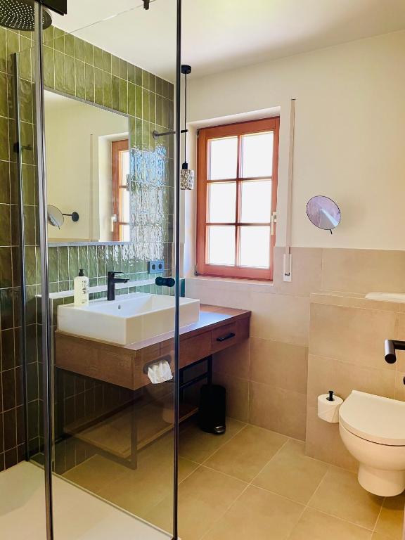 Koupelna v ubytování Landhotel Hirschen