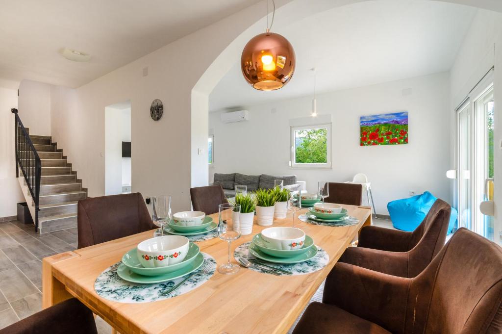 Posedenie v ubytovaní VILLA ANDELIKA