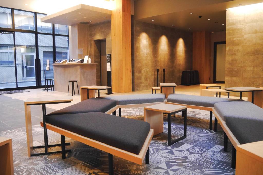 Posezení v ubytování Travelodge Kyoto Shijo Omiya