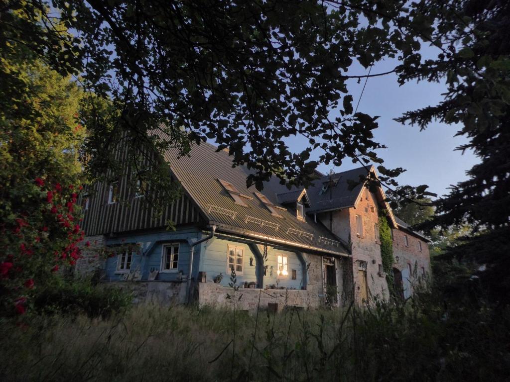 Budova, v ktorej sa luxusný stan nachádza