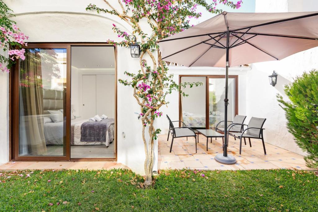 Zahrada ubytování Estepona - Playa - Villa de 2 dormitorios con terrazas al lado del mar AL7