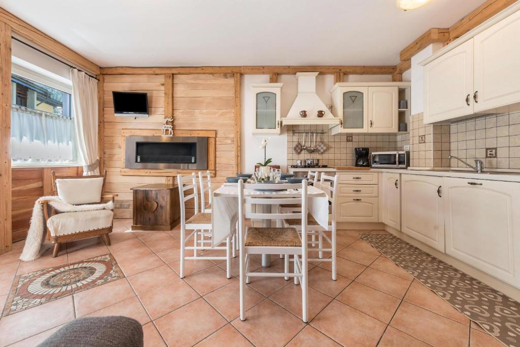 Kuchyňa alebo kuchynka v ubytovaní Casa Ferrazza Natalie