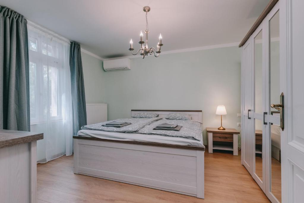 Łóżko lub łóżka w pokoju w obiekcie Bringa Villa