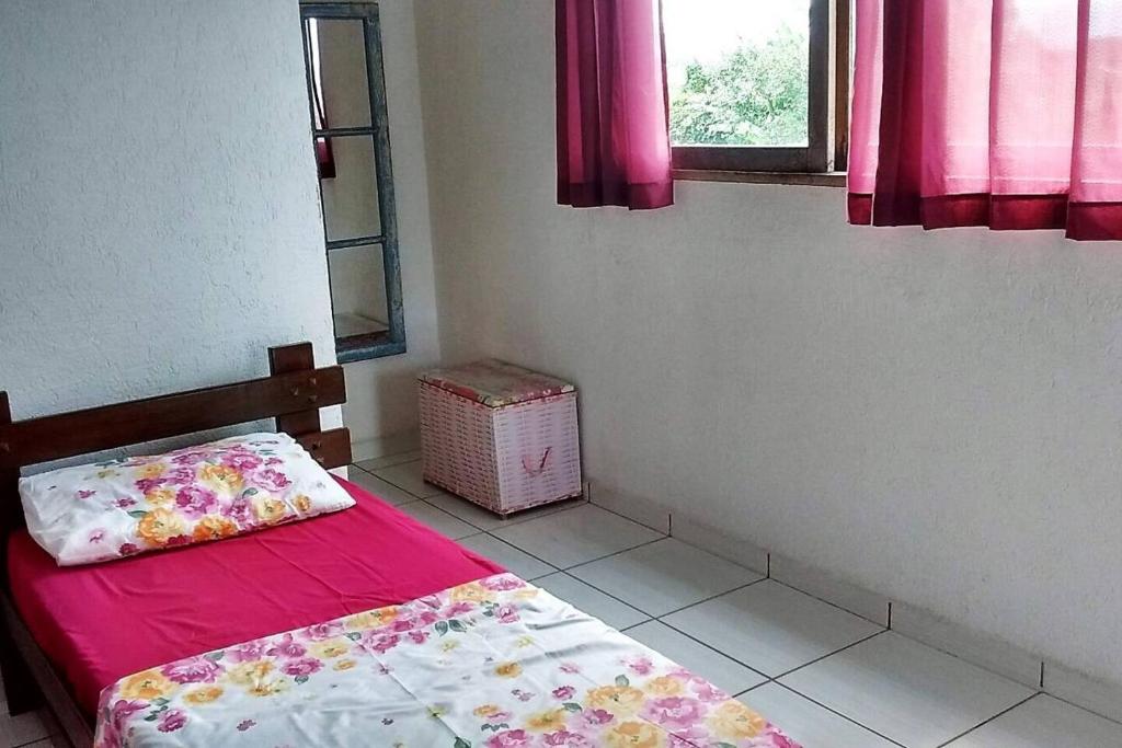  Suíte 2 com piscina e wi-fi em Caraguatatuba