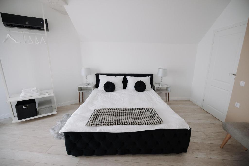 The Corner50 - Deluxe Double Room With Balcony