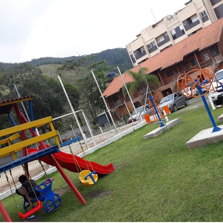  Chalé com Piscina e Varanda próximo à Praia