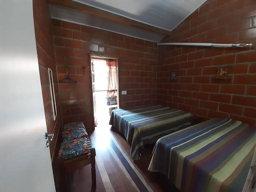  Chalé com Piscina e Varanda próximo à Praia