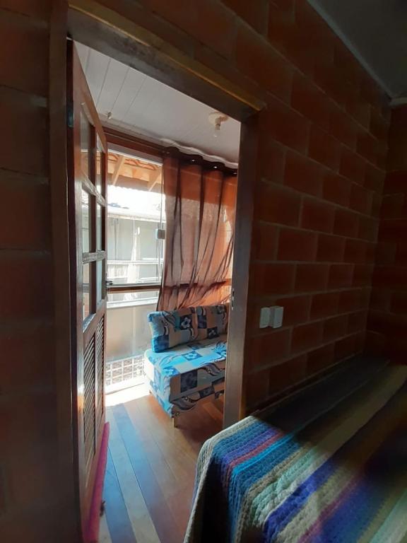  Chalé com Piscina e Varanda próximo à Praia