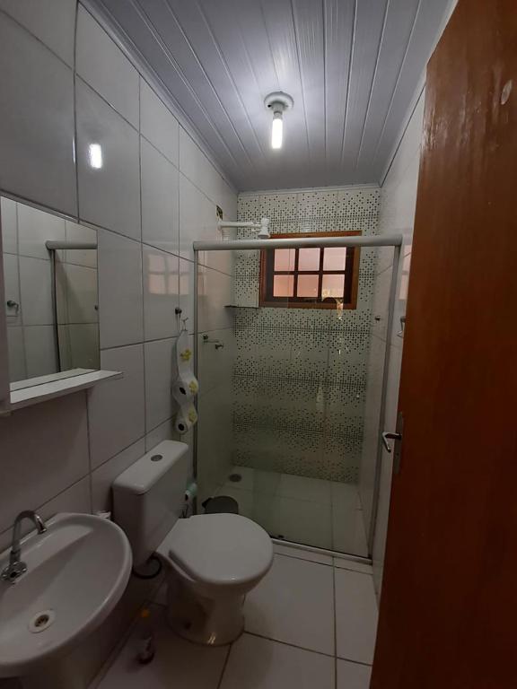  Chalé com Piscina e Varanda próximo à Praia