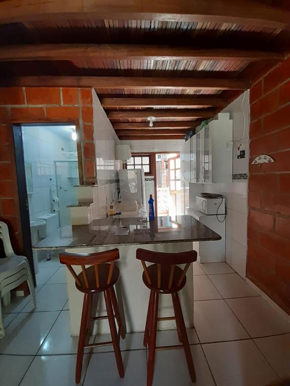  Chalé com Piscina e Varanda próximo à Praia