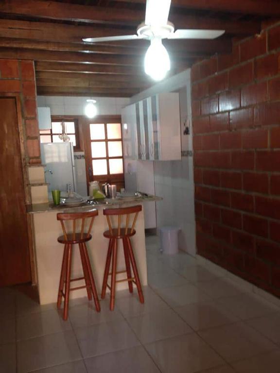  Chalé com Piscina e Varanda próximo à Praia