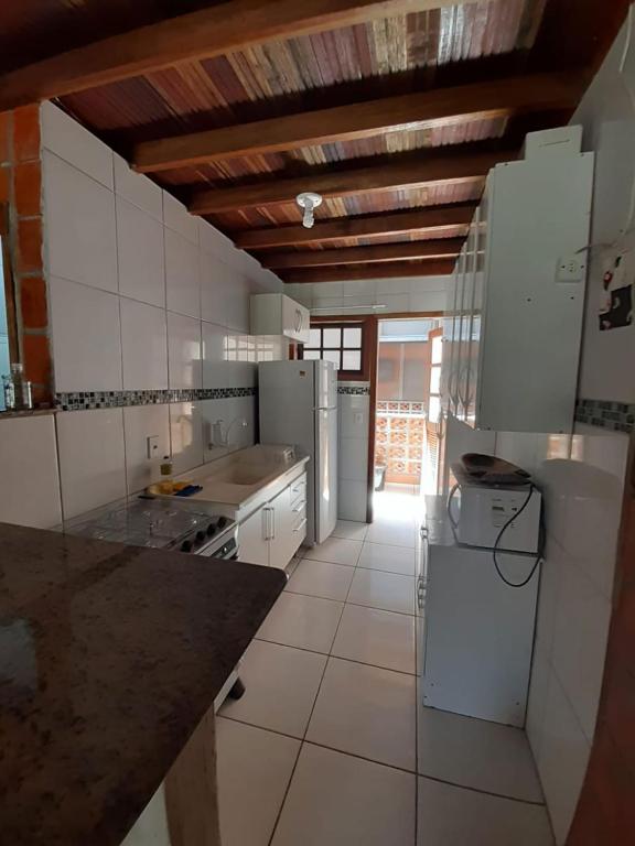  Chalé com Piscina e Varanda próximo à Praia