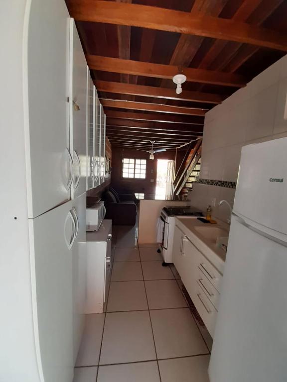  Chalé com Piscina e Varanda próximo à Praia