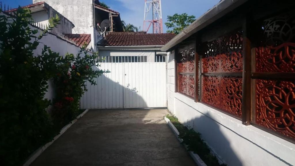  Casa com churrasqueira e wi-fi em Caraguatatuba