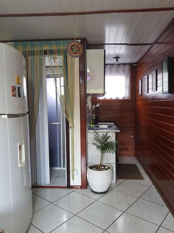  Casa com wi-fi e churrasqueira próx a Martim de Sá