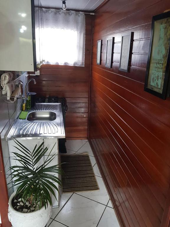  Casa com wi-fi e churrasqueira próx a Martim de Sá