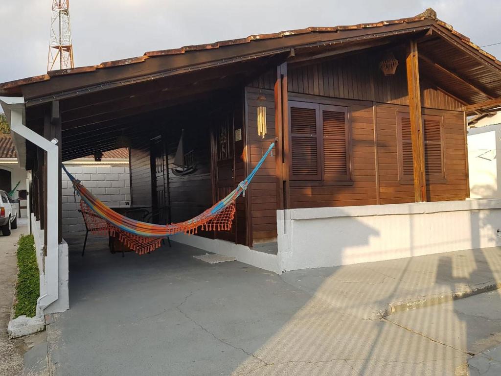  Casa com wi-fi e churrasqueira próx a Martim de Sá