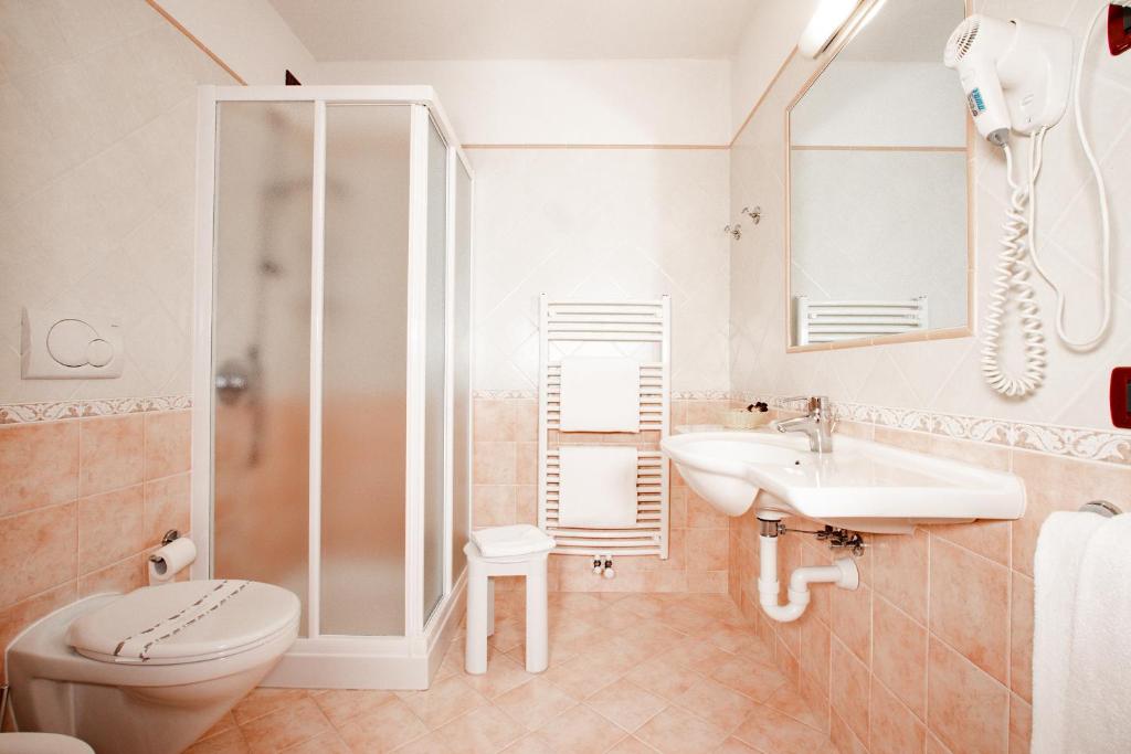 Koupelna v ubytování Residence La Moretina