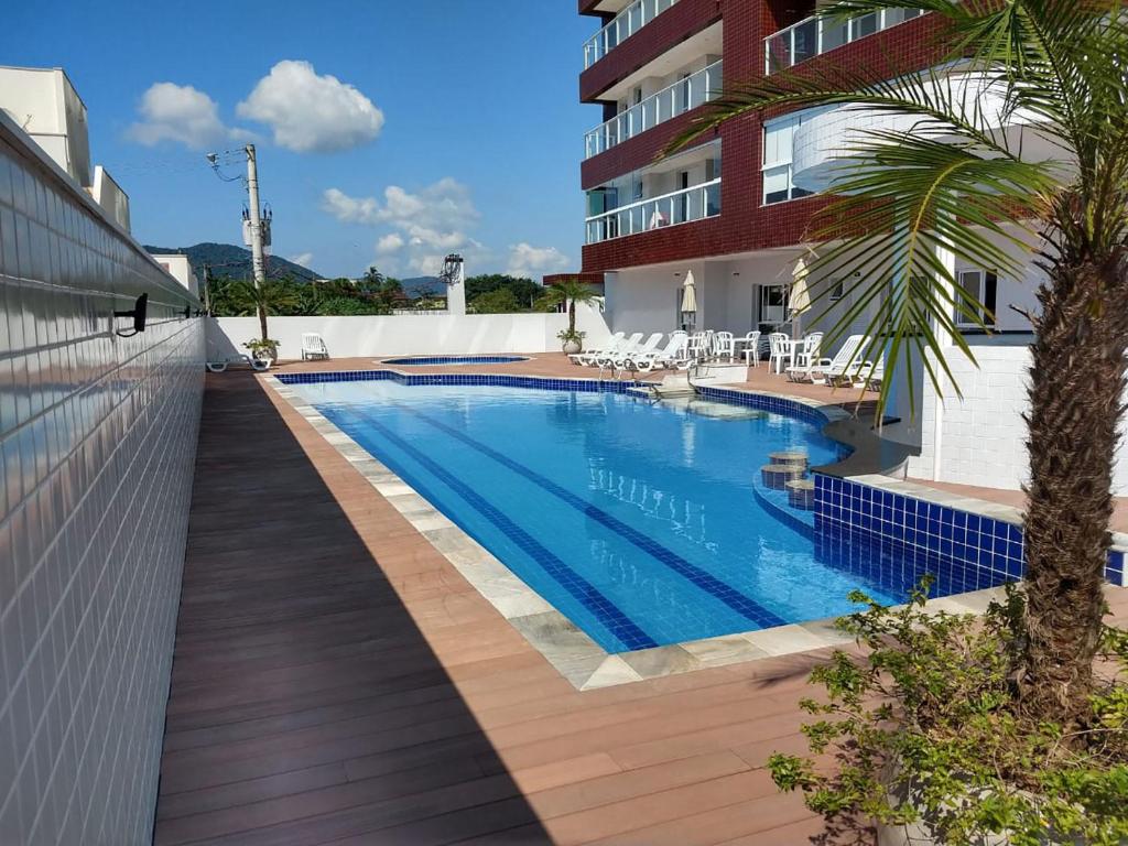  Apto com wifi e lazer a 500 m da praia em Bertioga