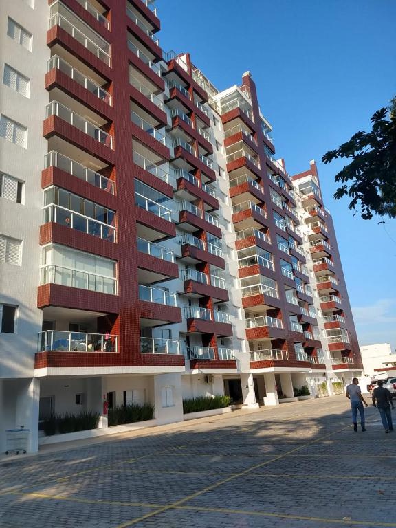  Apto com wifi e lazer a 500 m da praia em Bertioga